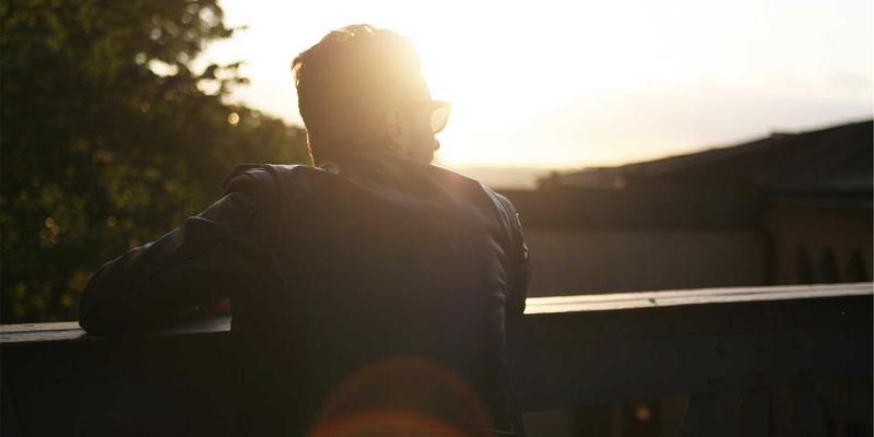 蒂娜16833：当绿色主题时尚邂逅蒸汽波美学，定义未来女装新浪潮