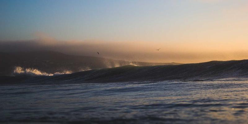 蒂娜16860：当绿色主题时尚邂逅蒸汽波美学，定义未来女装新浪潮