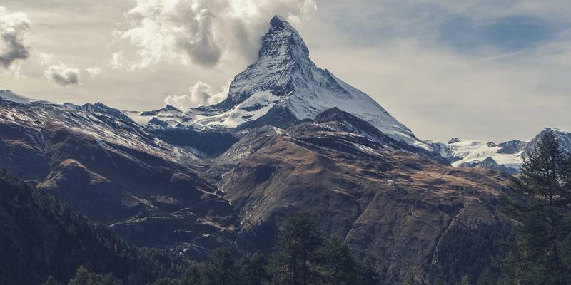 蒂娜168的定价策略揭秘：小众设计如何平衡服饰搭配成本与市场接受度