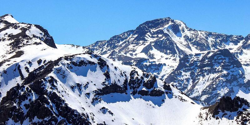 蒂娜168面料实验室：超越环保，揭秘女装搭配中的创新科技材质应用