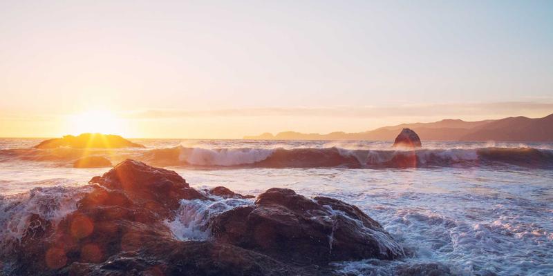 蒂娜168风格启示录：绿色主题女装搭配如何引领虚拟时尚与数字藏品新浪潮